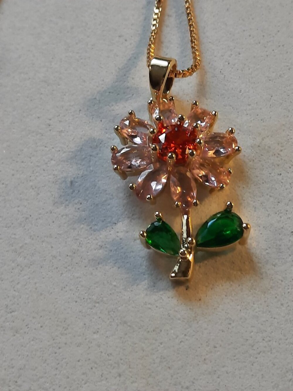 Brand New 18k Gold Plated Fashionable Flower Micro-Set Zircon Necklace